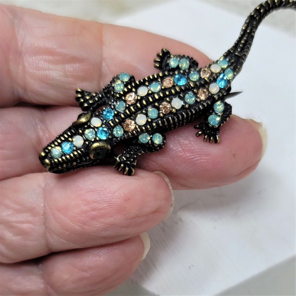 Rhinestone Little Lizard Pin Brooch - Picture 5 of 7